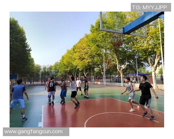与同学们一起挥洒汗水在篮球场上分享快乐与友谊的青春时光